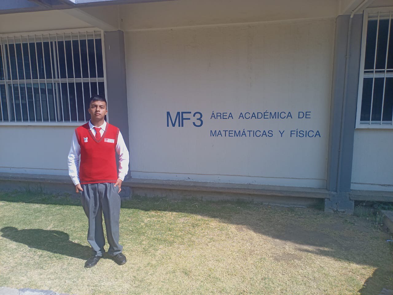 Alumno del Telebachillerato Comunitario destaca en Olimpiada de Matemáticas