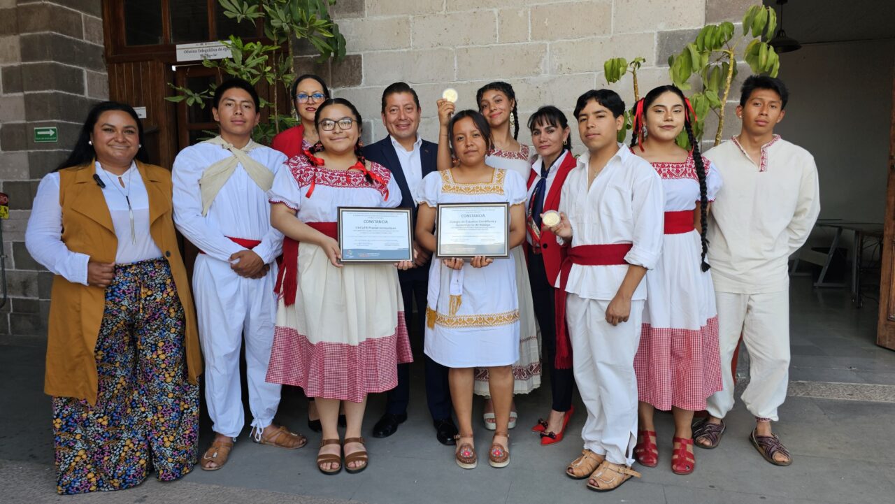 CECyTE Hidalgo galardonado con la Medalla al Mérito a favor de la diversidad cultural (1)