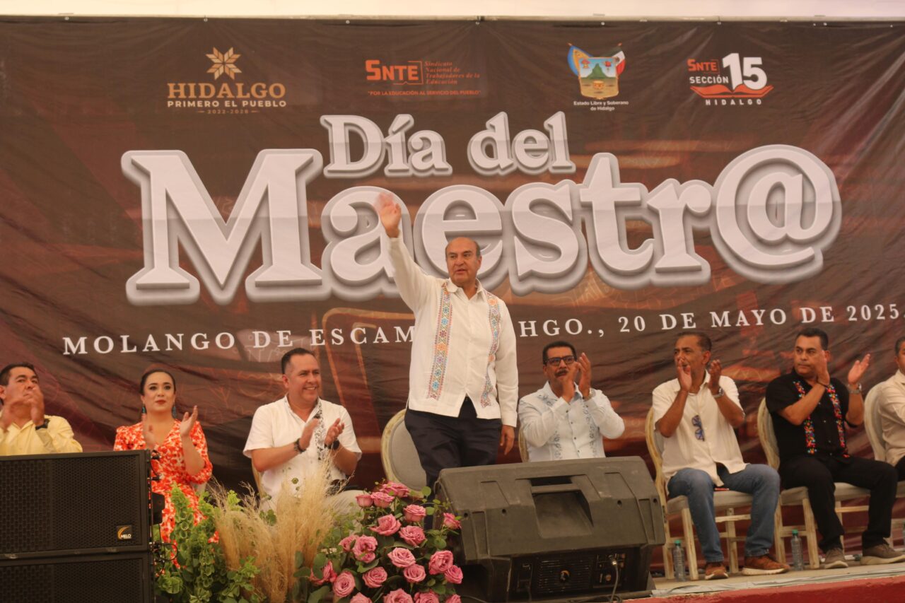 Reconocen SEPH y SNTE la labor de docentes en Molango