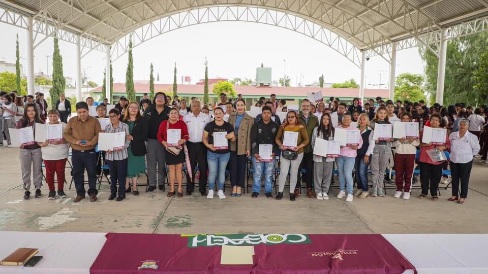 Entrega IHEA 50 certificados de educación básica en Tizayuca (4)