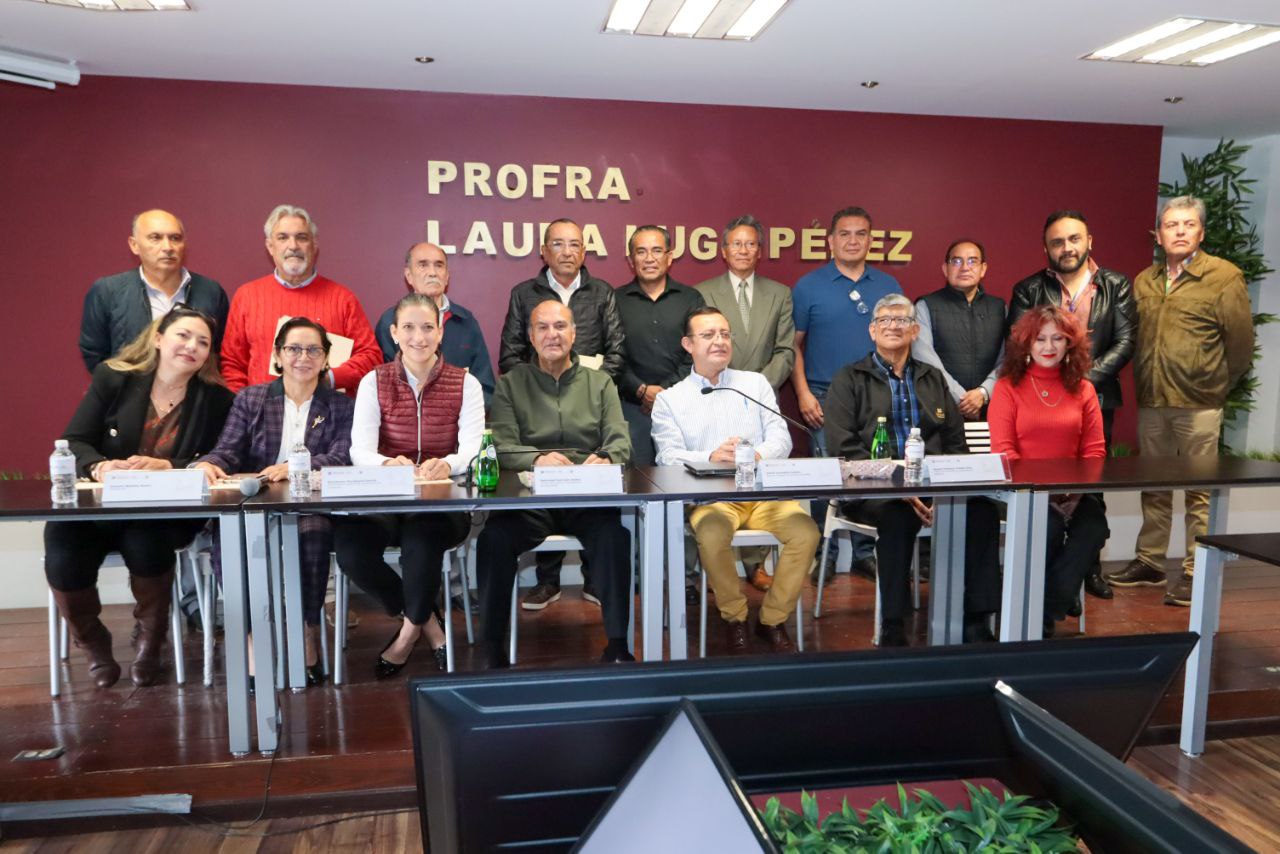 Entrega Navidad Castrejón órdenes de adscripción a trabajadores de SEPH