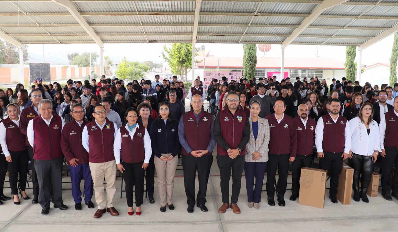 Inaugura Natividad Castrejón laboratorio STEM en Villa de Tezontepec