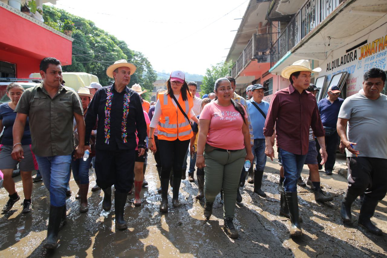 SEP federal y estatal evalúan daños en la región Otomí – Tepehua (1)