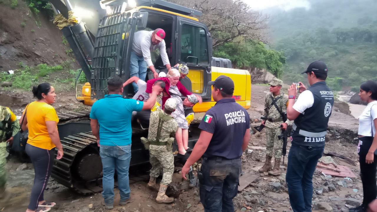 APOYOS-EN-CHAPULA.jpg