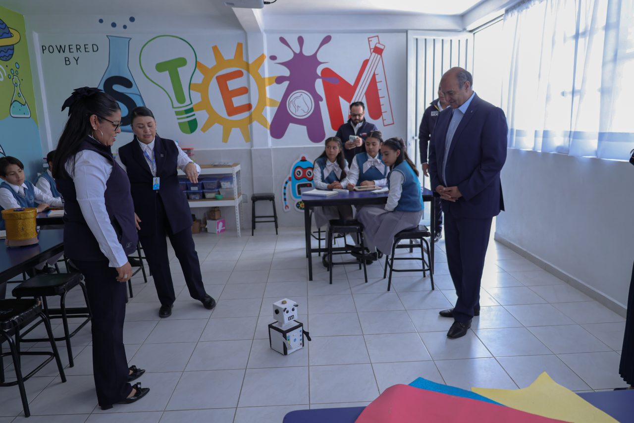 Natividad-Castrejon-inaugura-aulas-STEM-en-colegio-de-Ciudad-Sahagun-1-1280x854.jpeg